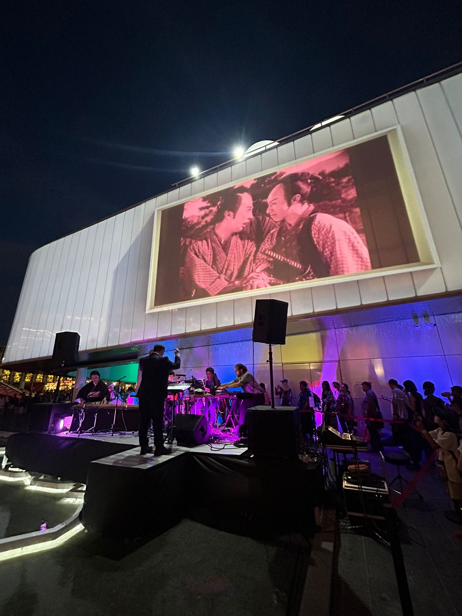 045fc978-2990-4d3c-a943-635913c6c7ae-1