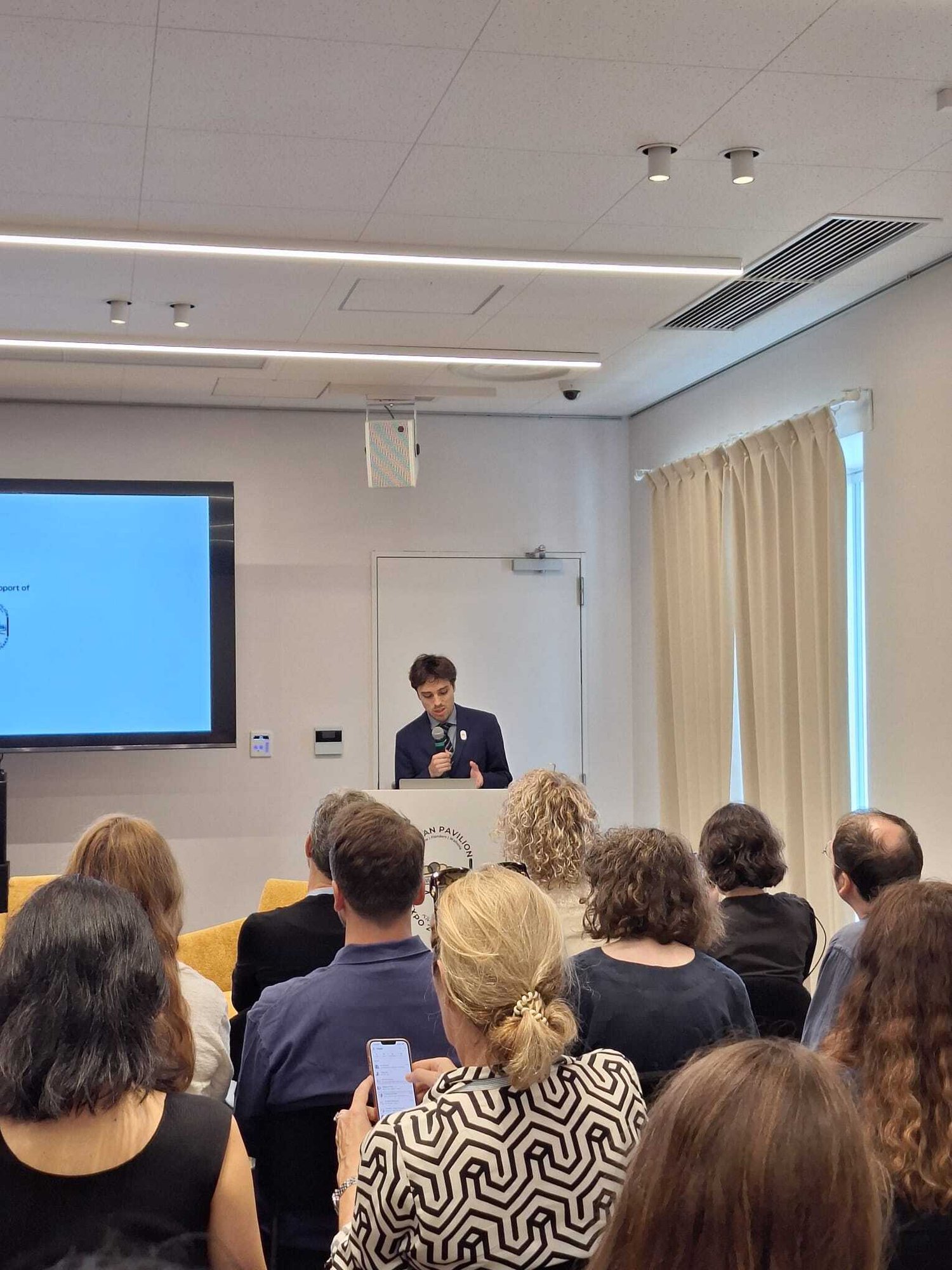 afd44f5b-5557-4647-b229-c7eb093d348f