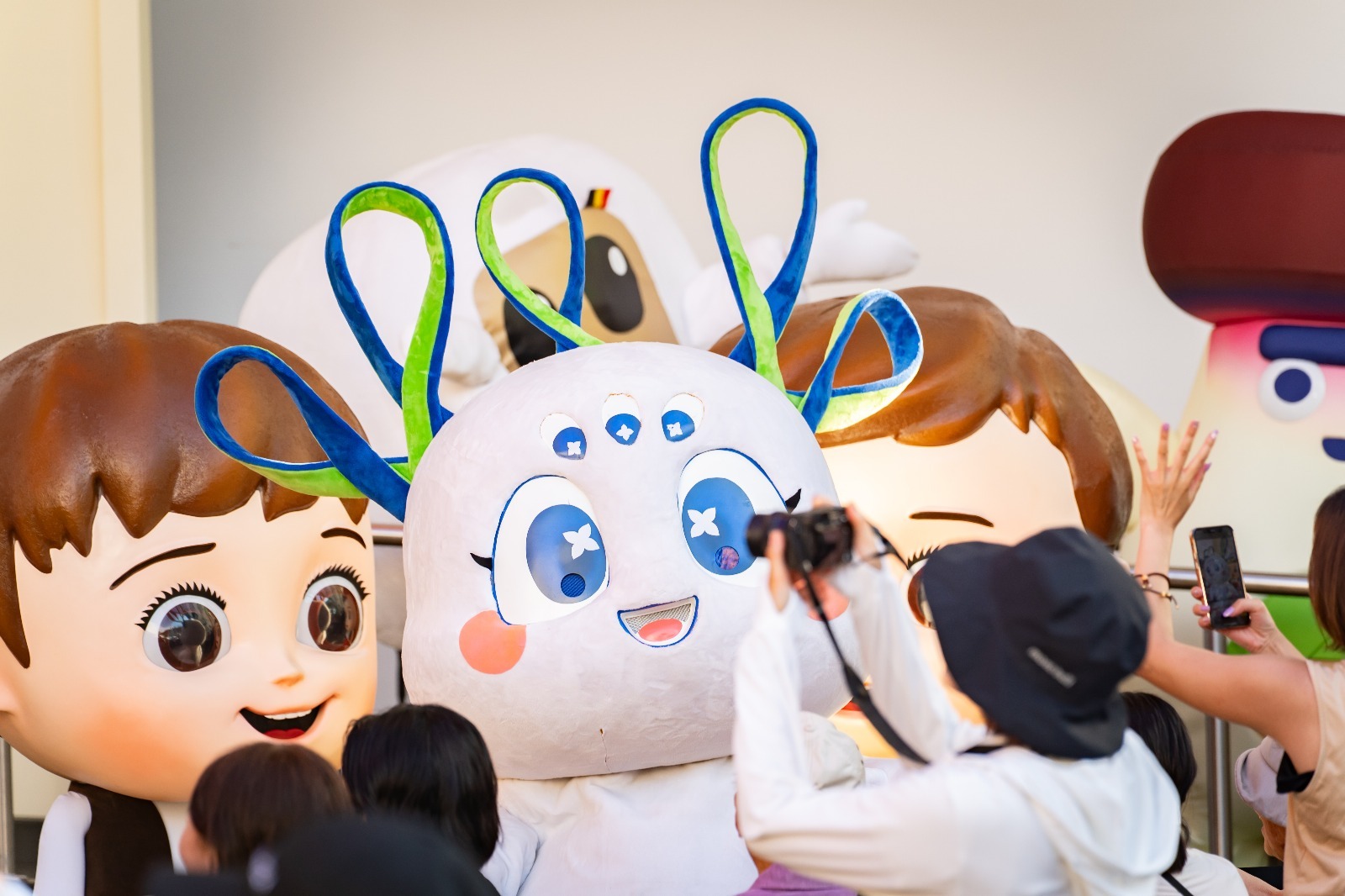 58f5a3ef-085f-4ec1-9c4e-8a7fe944344e