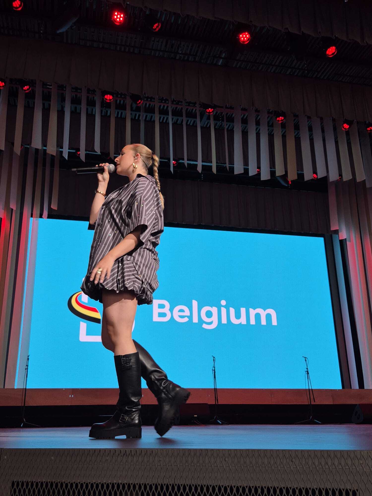 5b7398f8-92f5-42b2-acca-1cab9d075cc3-2