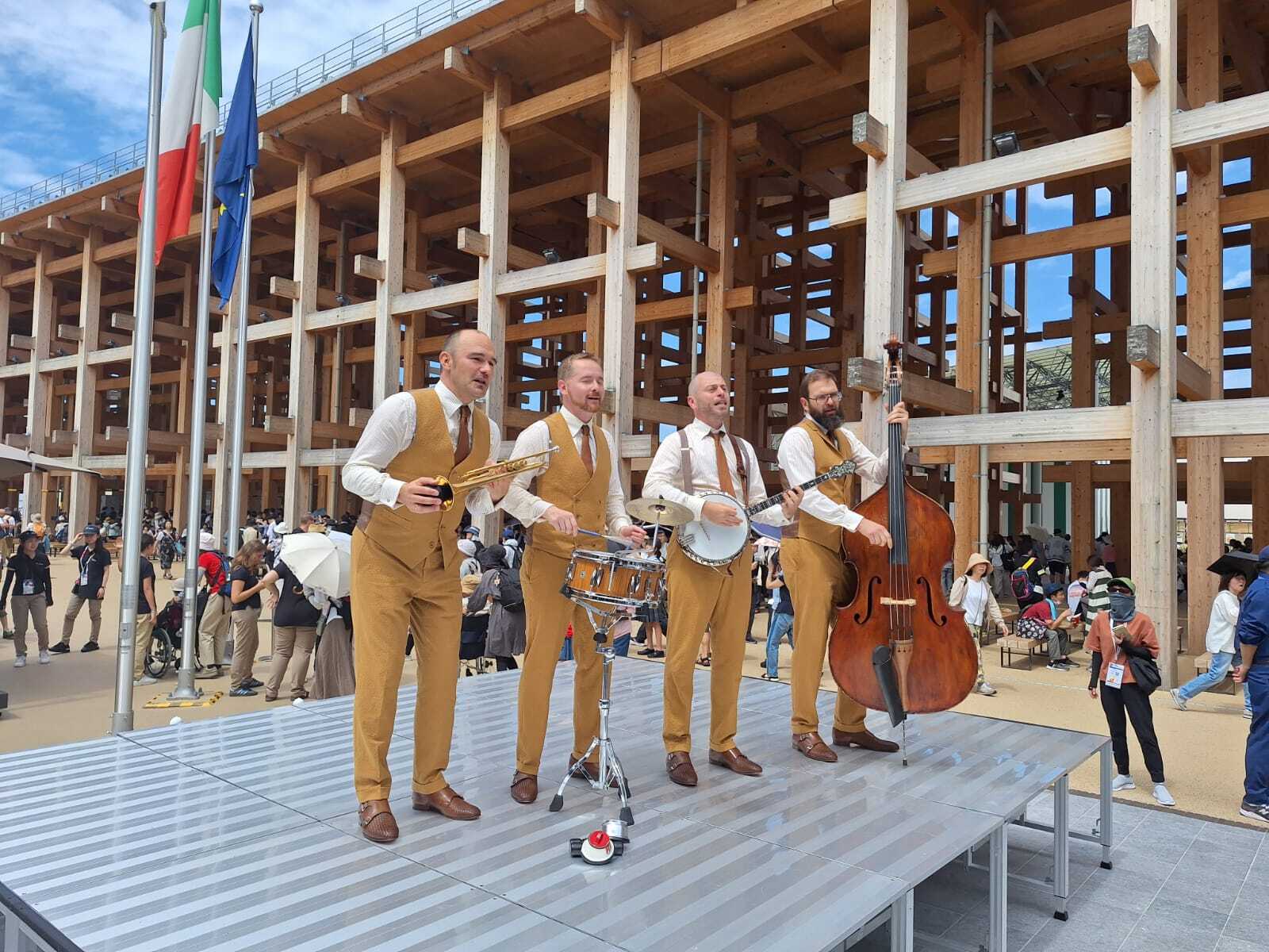 8a360492-37a2-49c1-baf1-9a0b2dd438b2