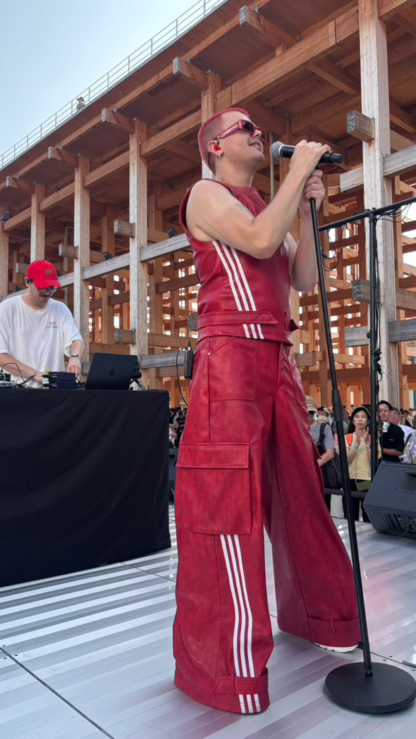 B729B7A8-79FF-432D-BFBD-A78C52DE19A0