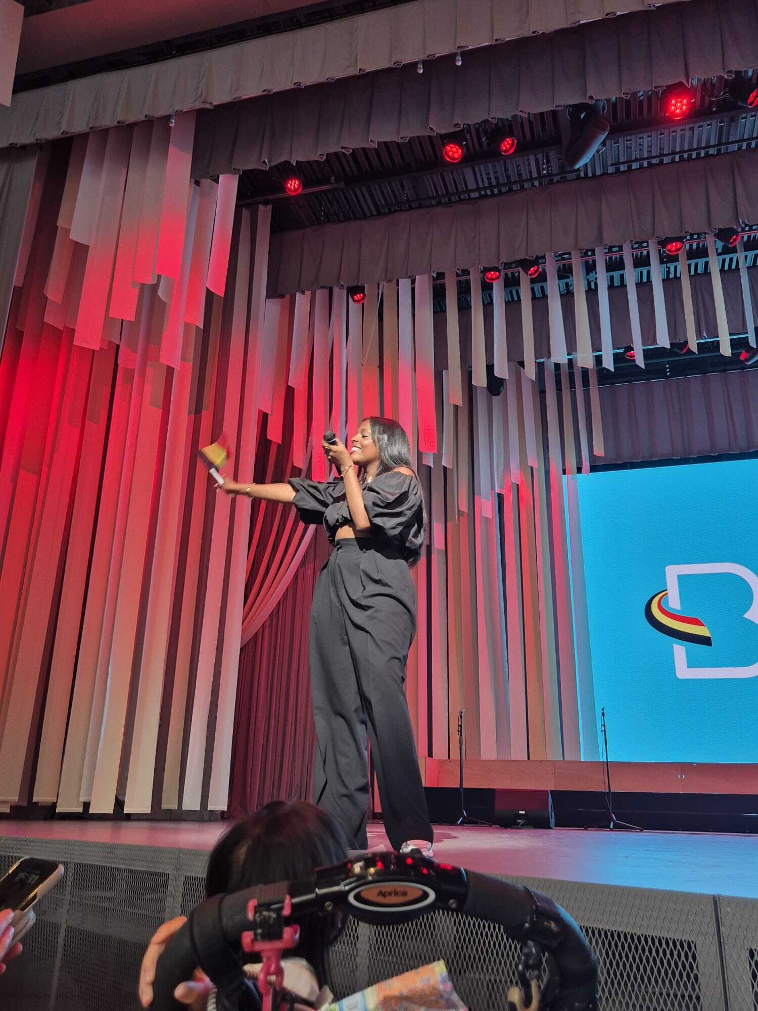 fe7f468f-288f-45d3-9d37-68e00723912d