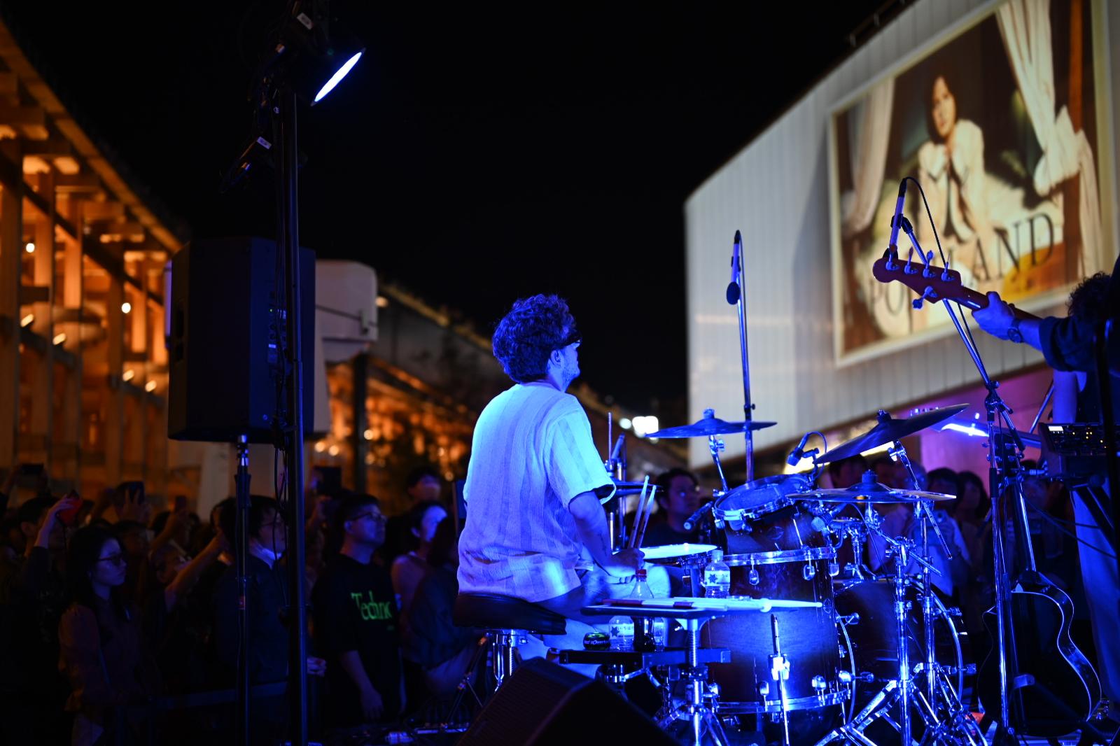 65d6cdfa-9bb6-4079-b6b4-105e41c7e8a3